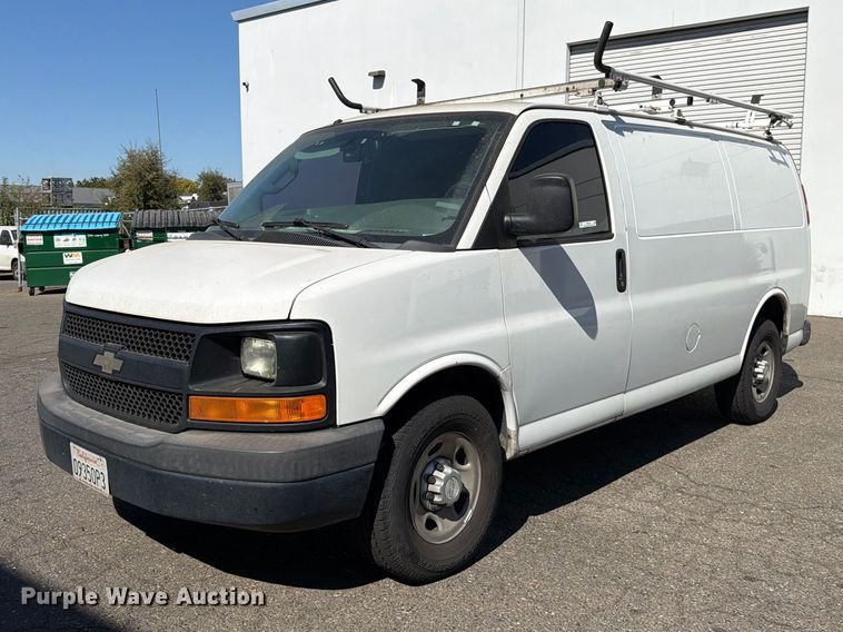 2017 Chevrolet Express 2500 van - EP3056