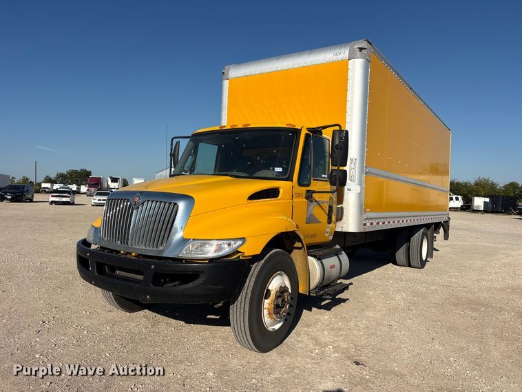 2016 International MA025 box truck - ES8273