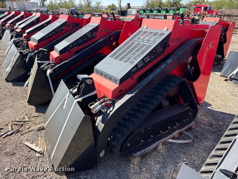 Erie SCL850 compact utility loader - ES8357