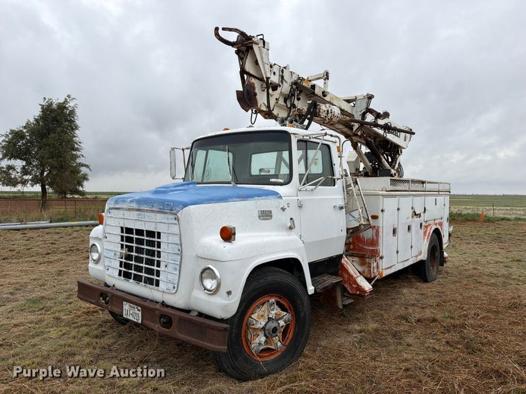 1980 Ford 7000 digger derrick truck - EU5912