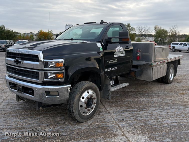2021 Chevrolet Silverado 6500HD flatbed truck - EV7029