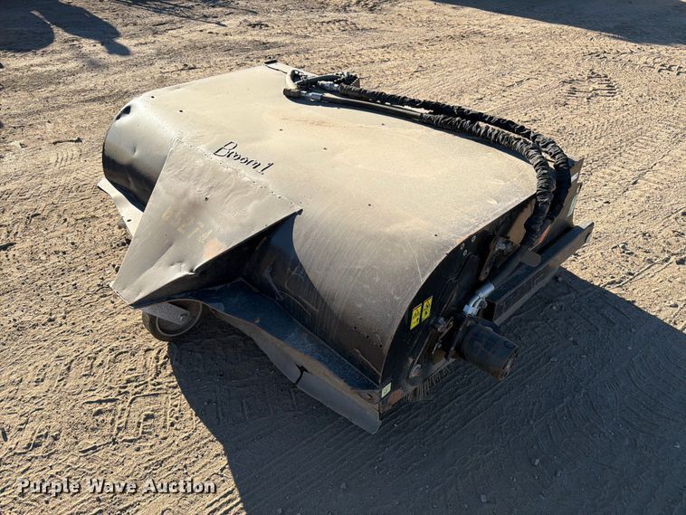 2022 Caterpillar BP118C skid steer sweeper - EW2315