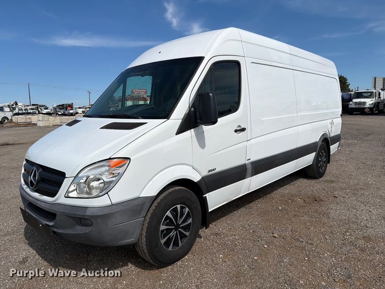 2012 Mercedes-Benz Sprinter 2500 van - FB5192