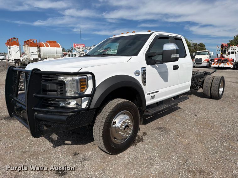 2018 Ford F550 Super Duty Ext. Cab truck cab and chassis - FB5197
