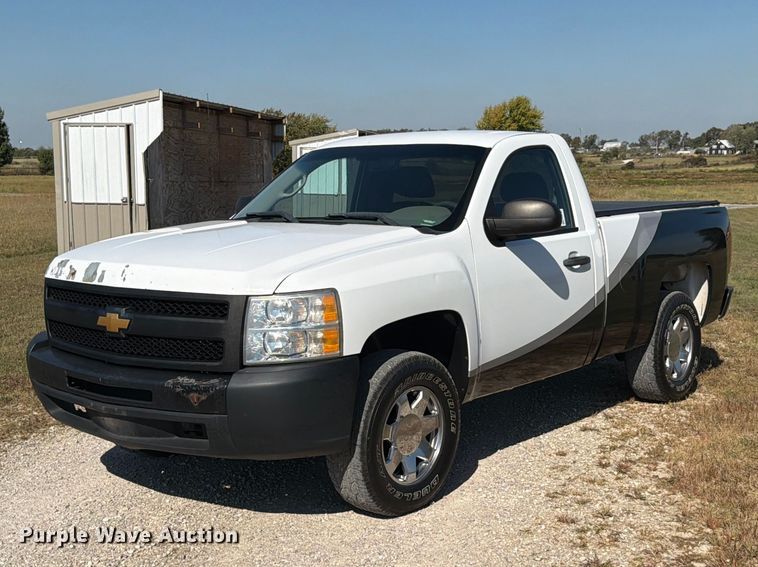 2012 Chevrolet Silverado 1500 pickup truck - FG0787