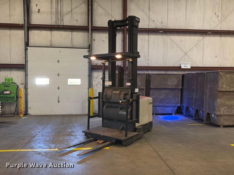 2018 Crown SP4050-30 forklift - FJ2036