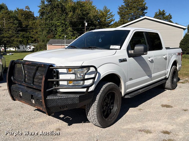 2015 Ford F150 Crew Cab pickup truck - FK2173