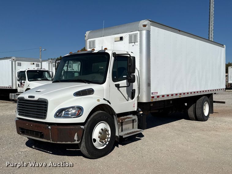 2014 Freightliner M2106 box truck - FV2001