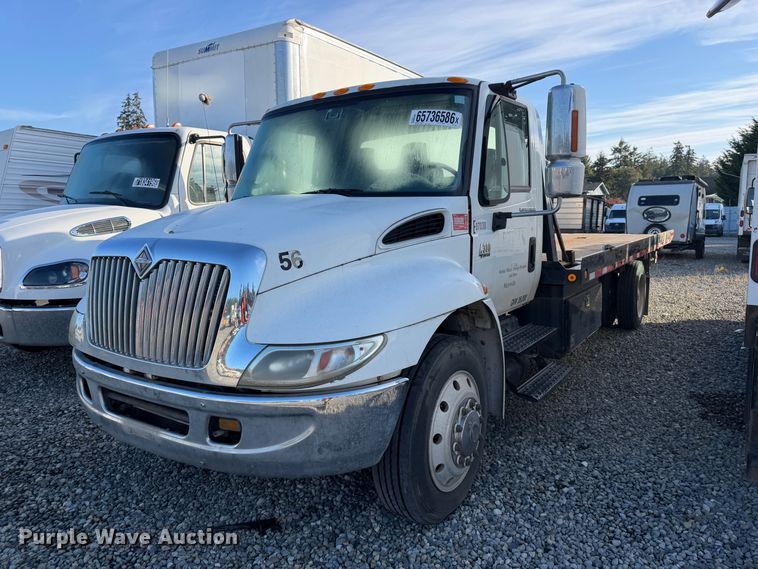 2007 International 4300 rollback truck - YA4633