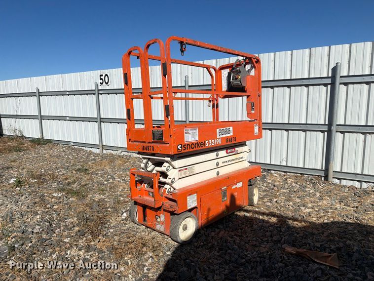 2017 Snorkel S3219E scissor lift - YA5141