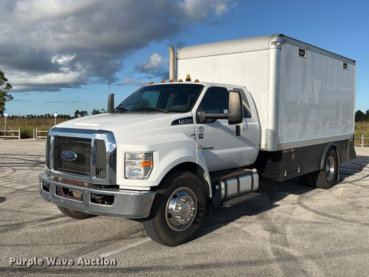 2019 Ford F-750 fuel / lube truck - DV7403