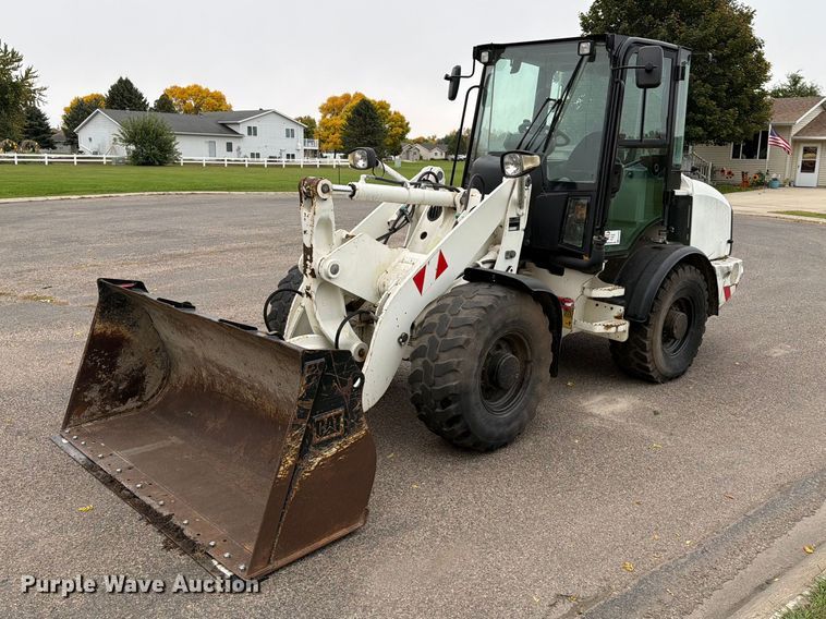 2015 Caterpillar 907M wheel loader - EA0590