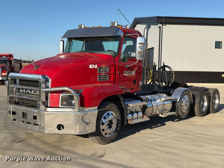 2018 Mack Anthem semi truck - EA0593