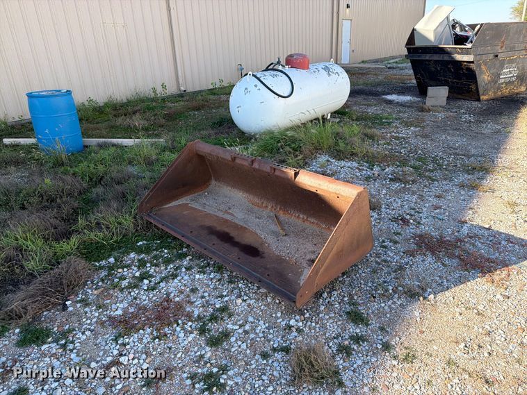 skid steer bucket - EI7849
