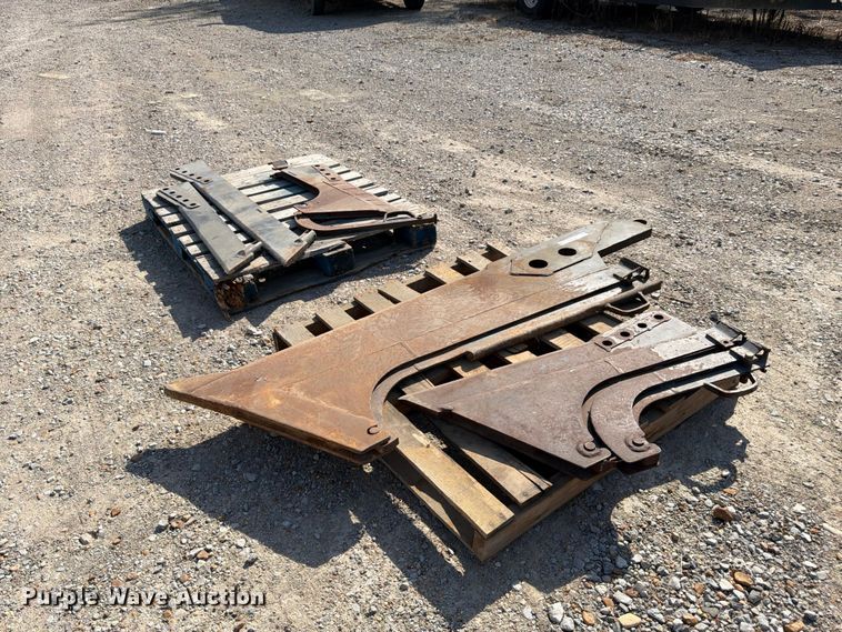 (5) plow blades - ER3493
