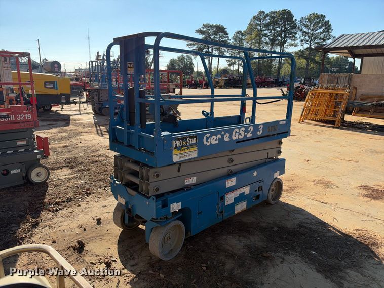 Genie GS-2032 scissor lift - ES8224