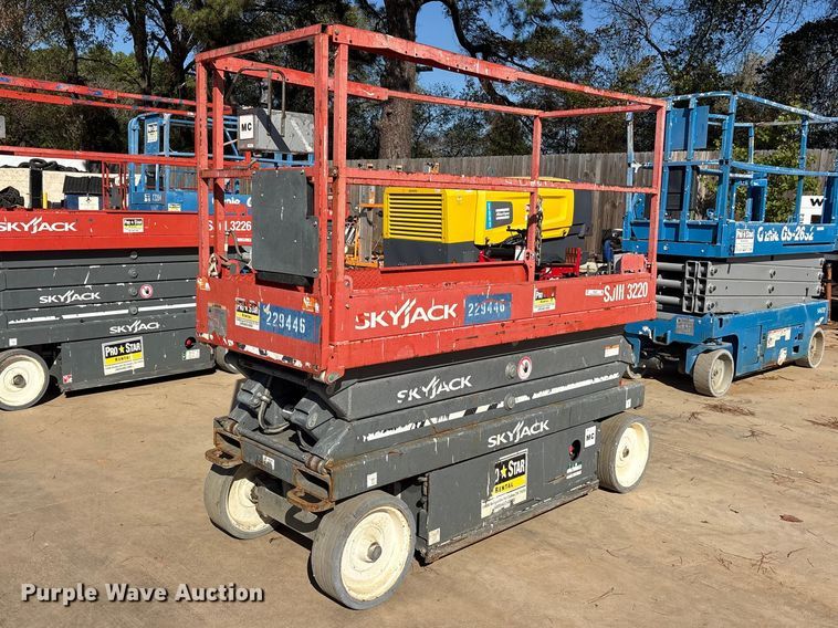 2018 Skyjack SJIII 3220 scissor lift - ES8227