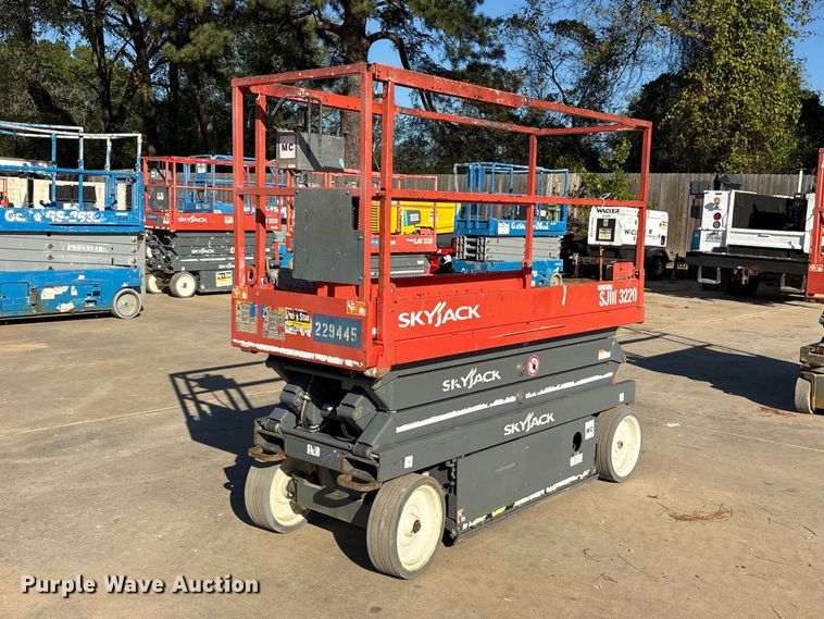 Skyjack SJIII 3220 scissor lift - ES8229