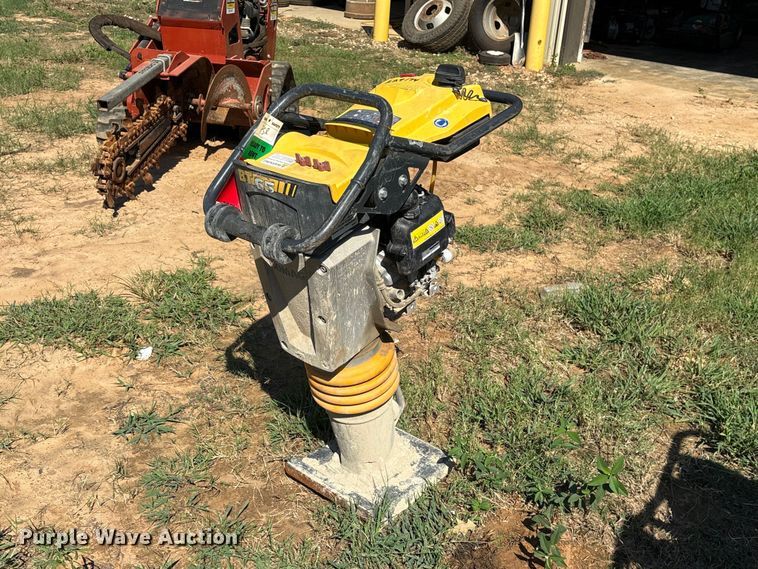 2019 Bomag BT65 plate compactor - ES8242