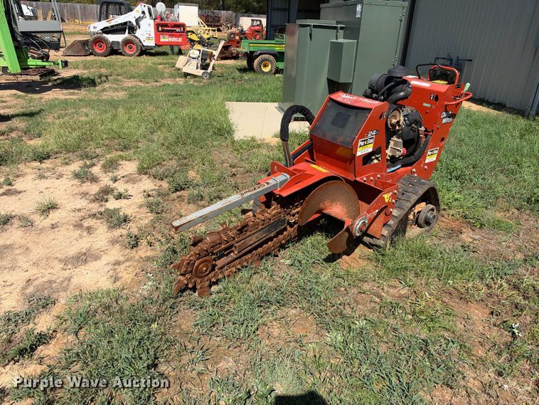2019 Ditch Witch C24X trencher - ES8257