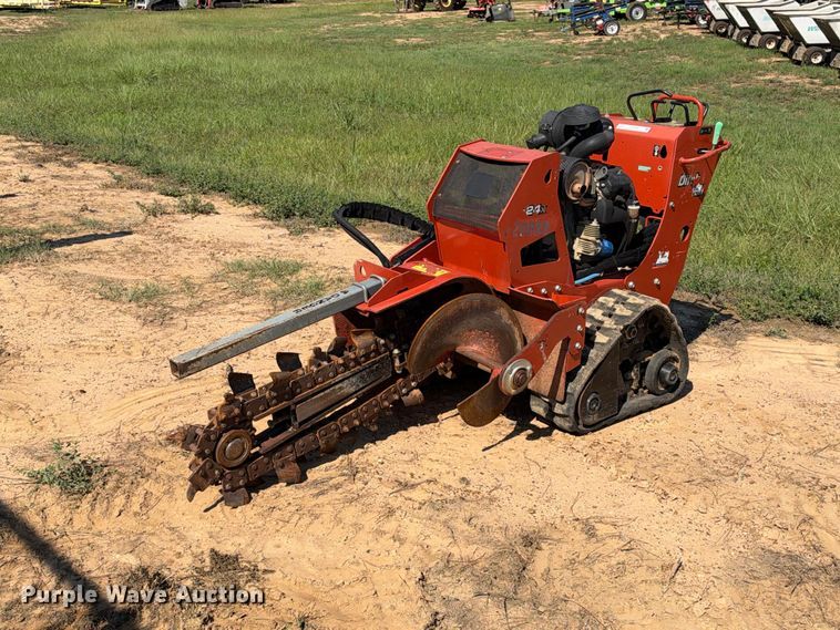 2018 Ditch Witch C24X trencher - ES8268