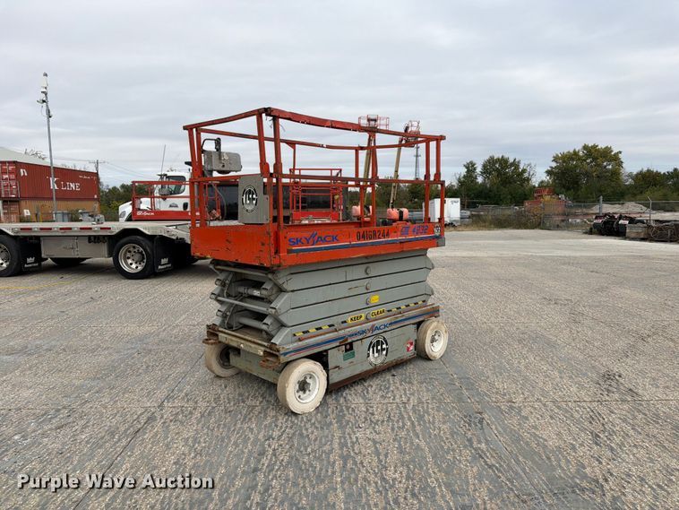 Skyjack SJ III 4832 scissor lift - EV7032