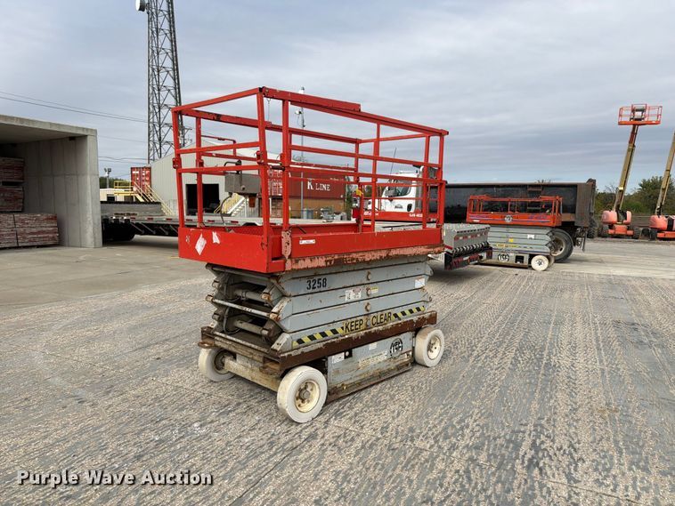 Skyjack SJ III 4832 scissor lift - EV7033