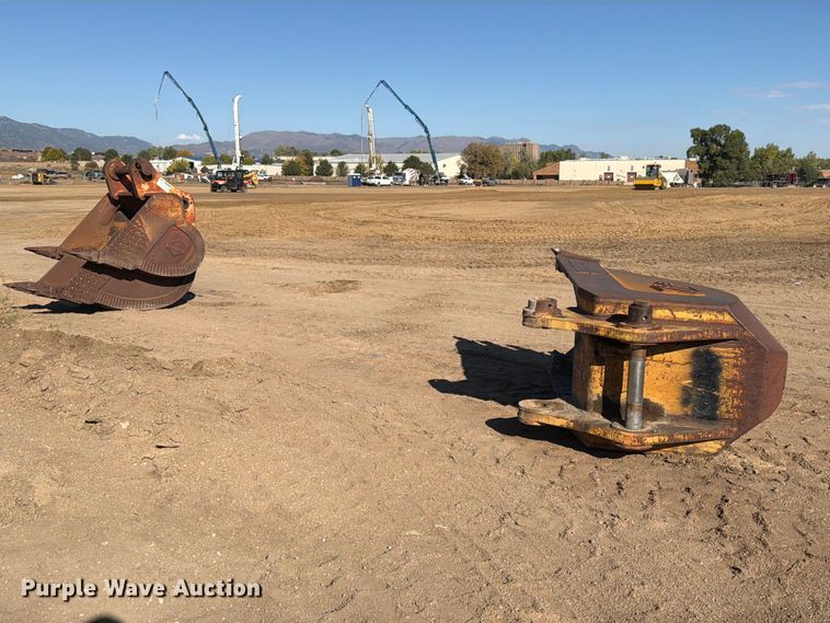 (2) excavator buckets - EW1155