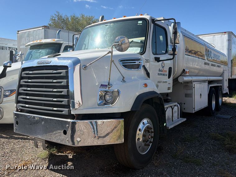 2015 Freightliner 114SD fuel truck - EW1186