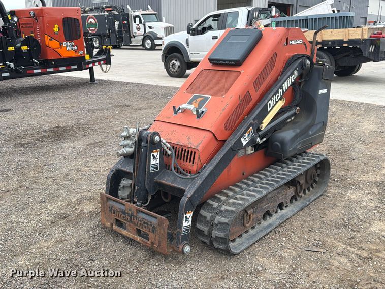 2008 Ditch Witch 650 compact utility loader - EW1192