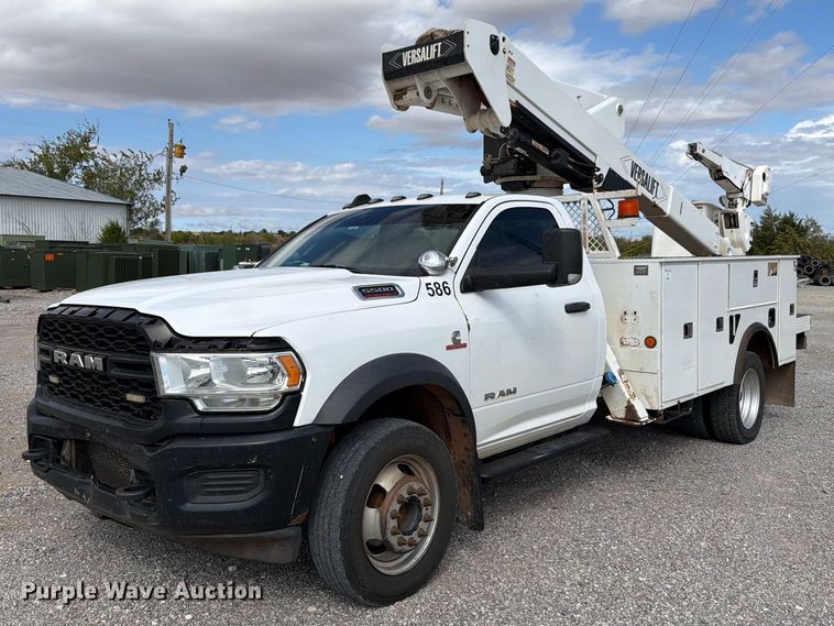 2019 RAM 5500 bucket truck - EW7571