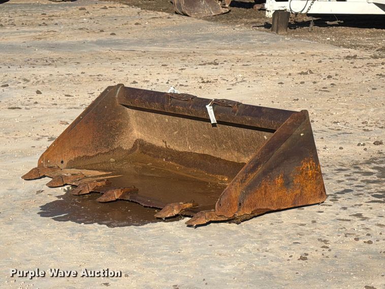 Skid steer bucket - EX4404