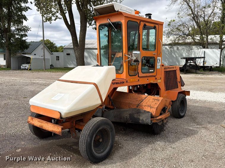 1997 Waldon Sweep Master II broom - EX4621