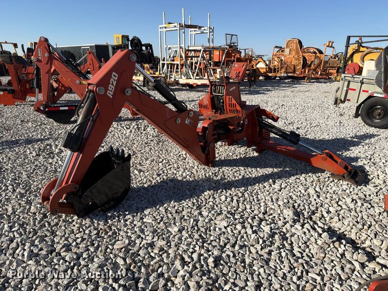 2005 Ditch Witch A920 backhoe attachment - EX4638