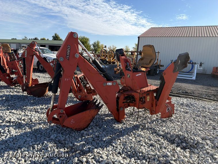 2015 Ditch Witch A920 backhoe attachment - EX4639