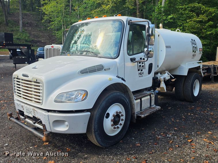 2017 Freightliner Business Class M2 water truck - FA8975