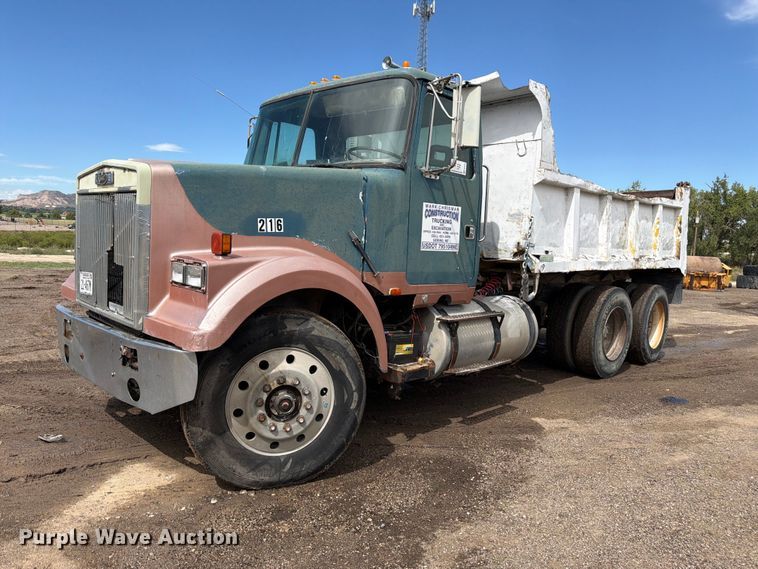 1997 White dump truck - FM7633