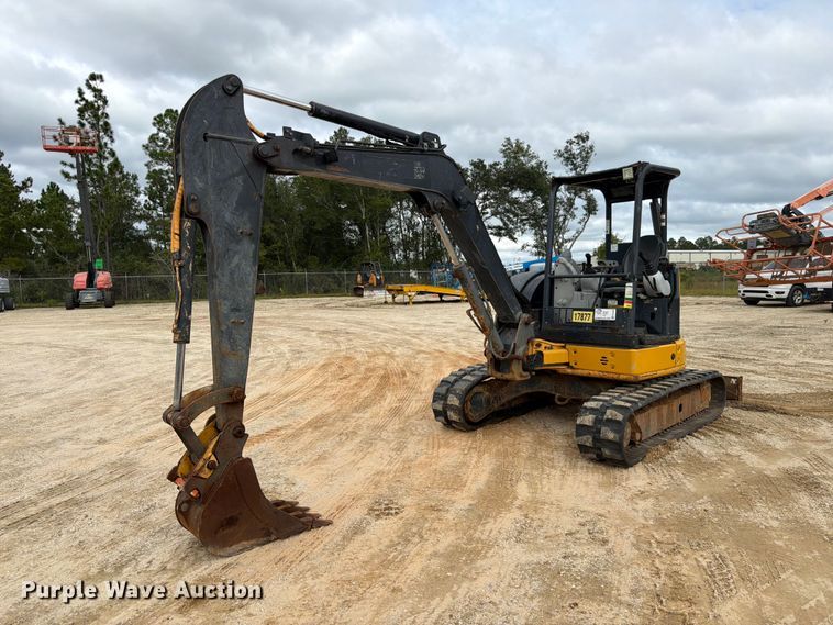 2020 John Deere 50G mini excavator - FN2070