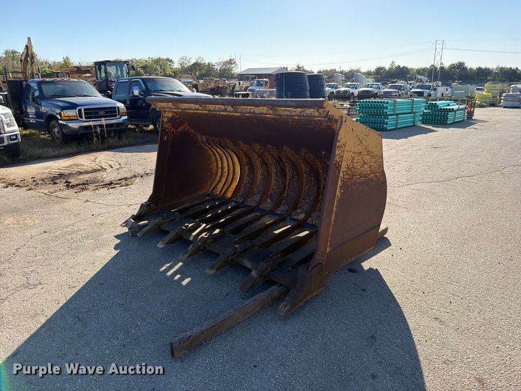 99" W rock bucket - FN5892