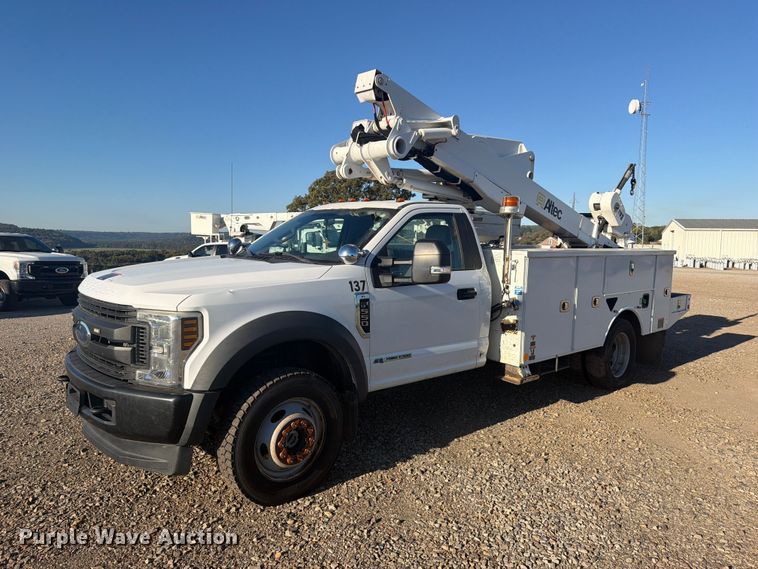 2018 Ford F550 Super Duty bucket truck - FU1195