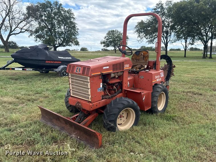 2004 Ditch Witch 3700DD trencher - FV2012