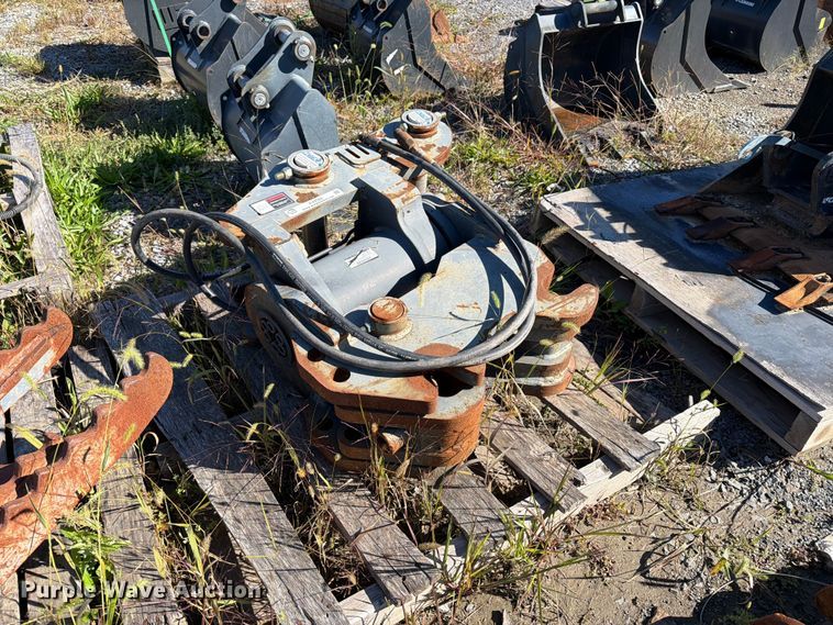 Helac Power tilt excavator quick attach - FV4502