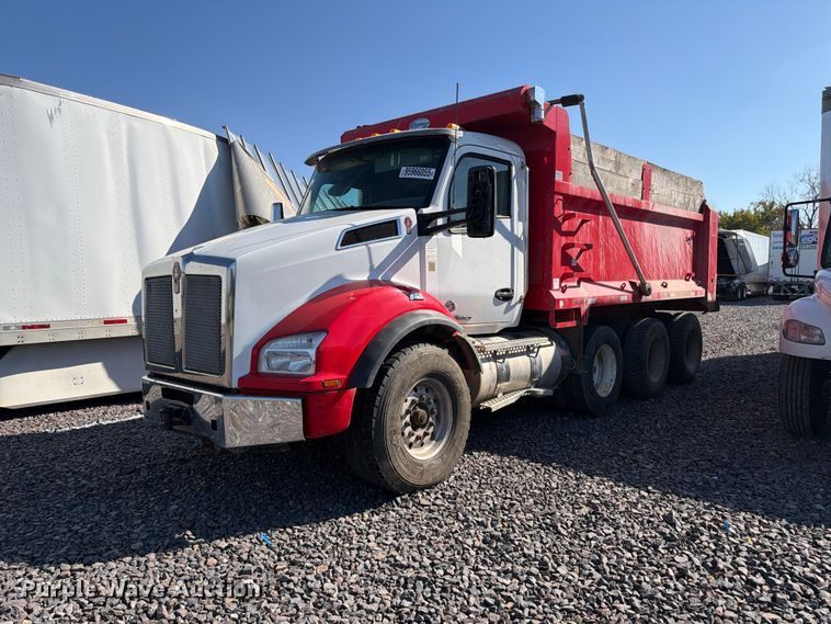 2021 Kenworth T880 dump truck - YA1735