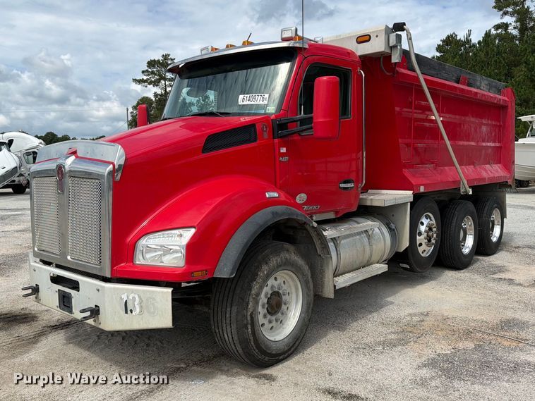 2020 Kenworth T880 dump truck - YA4198
