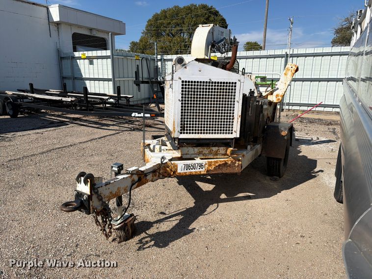 2015 Altec DC1317 wood chipper - YA5344