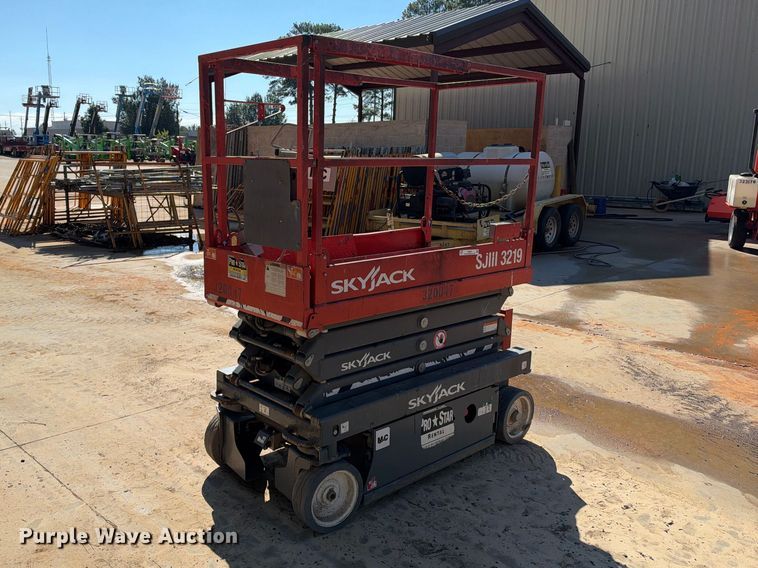 2012 Skyjack SJIII-3219 scissor lift - ES8221