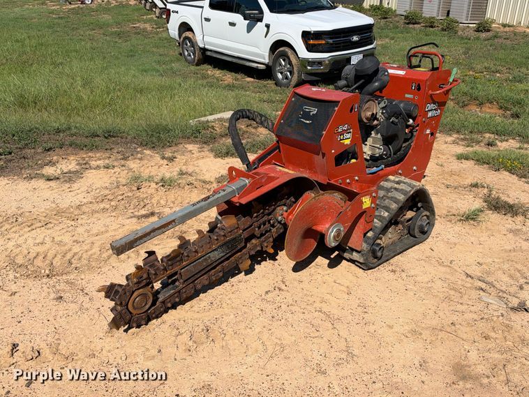 2019 Ditch Witch C24X trencher - ES8270