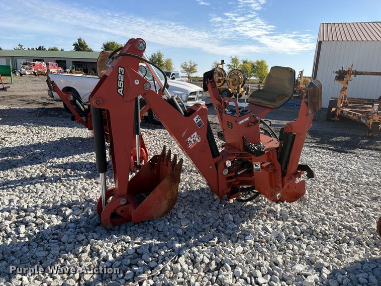 2013 Ditch Witch A523 backhoe attachment - EX4641