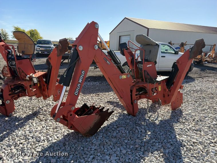 2018 Ditch Witch BH120 backhoe attachment - EX4644