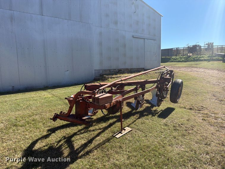 4 bottom plow - EI7844